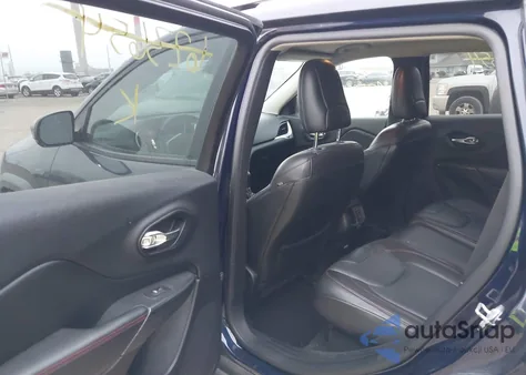 2015 Jeep Cherokee Trailhawk из США, поврежденный, VIN 1C4PJMBS5FW623654